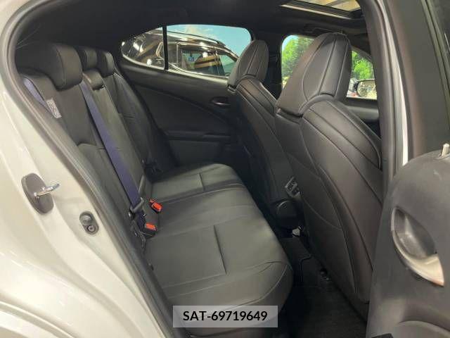 Lexus UX 2022-03 275949-9