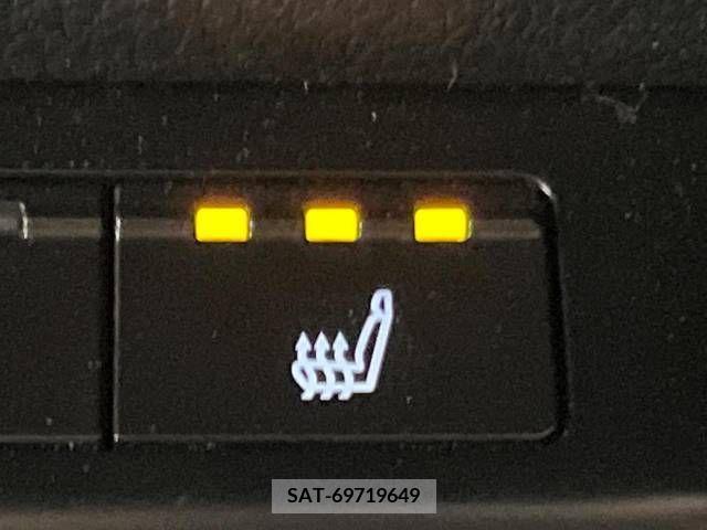Lexus UX 2022-03 275949-6