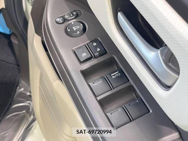 Honda N BOX 2019-10 378527-8