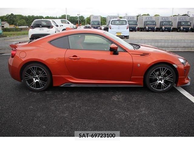 Toyota 86 2017-08 295877-10