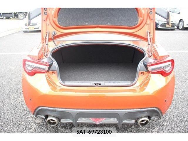 Toyota 86 2017-08 295877-17