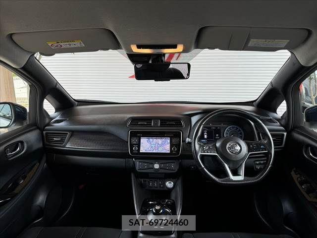 Nissan LEAF 2018-01 297895-1