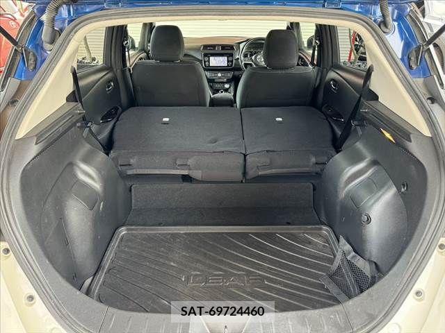 Nissan LEAF 2018-01 297895-19