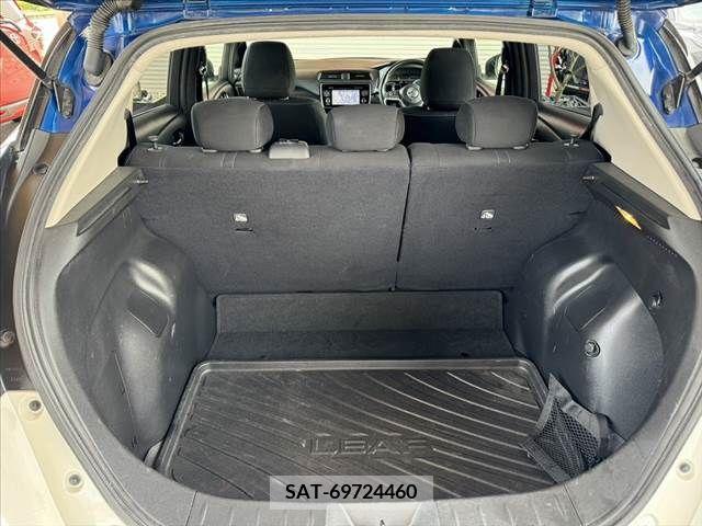 Nissan LEAF 2018-01 297895-18