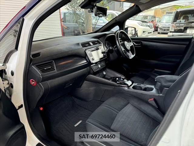 Nissan LEAF 2018-01 297895-17