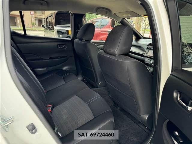 Nissan LEAF 2018-01 297895-16