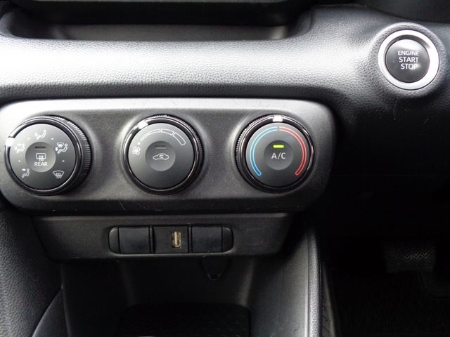 Toyota YARIS 2020-10 9949-8