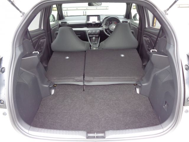 Toyota YARIS 2020-10 9949-27