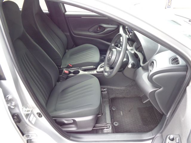 Toyota YARIS 2020-10 9949-22