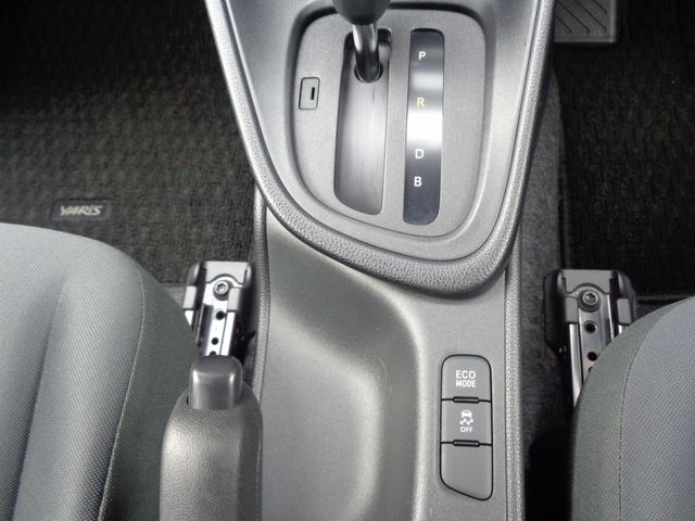 Toyota YARIS 2020-10 9949-9