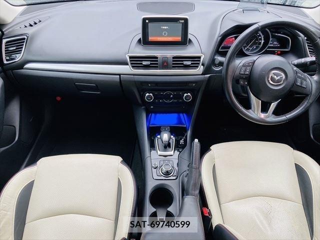 Mazda AXELA HYBRID 2013-11 301184-1