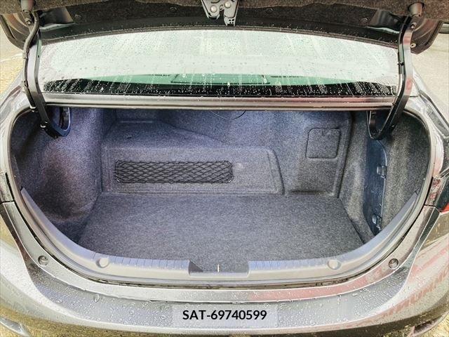 Mazda AXELA HYBRID 2013-11 301184-9