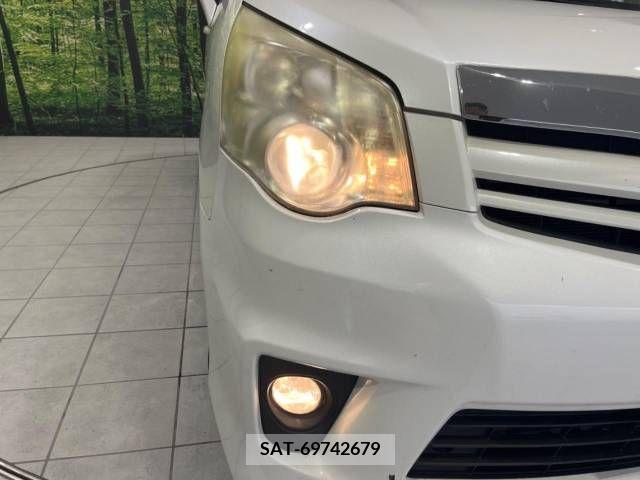 Toyota NOAH 2011-10 385818-13