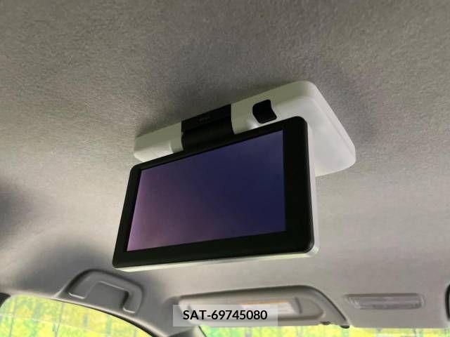 Toyota SIENTA 2011-06 327584-2