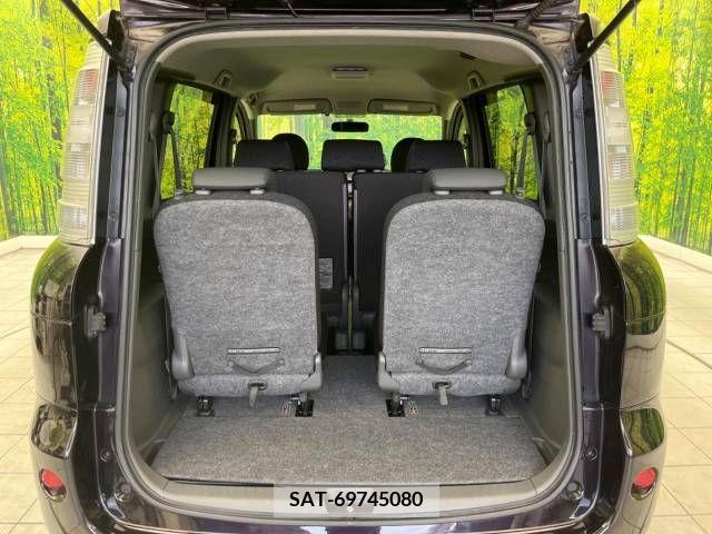 Toyota SIENTA 2011-06 327584-10