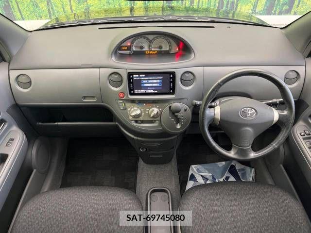 Toyota SIENTA 2011-06 327584-1