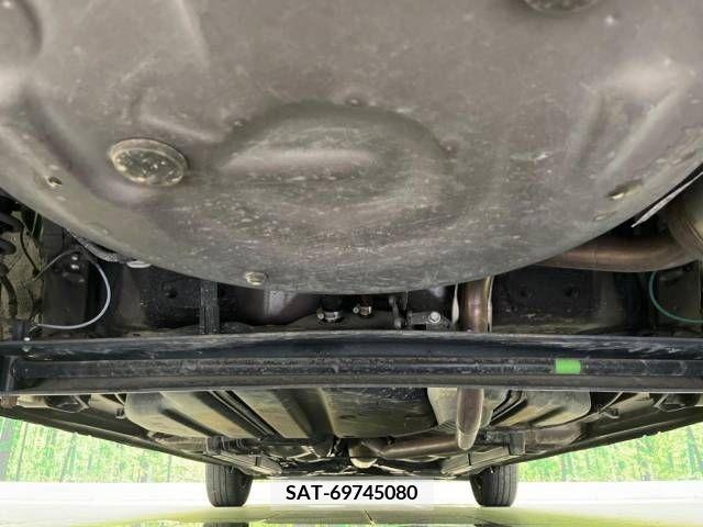 Toyota SIENTA 2011-06 327584-18