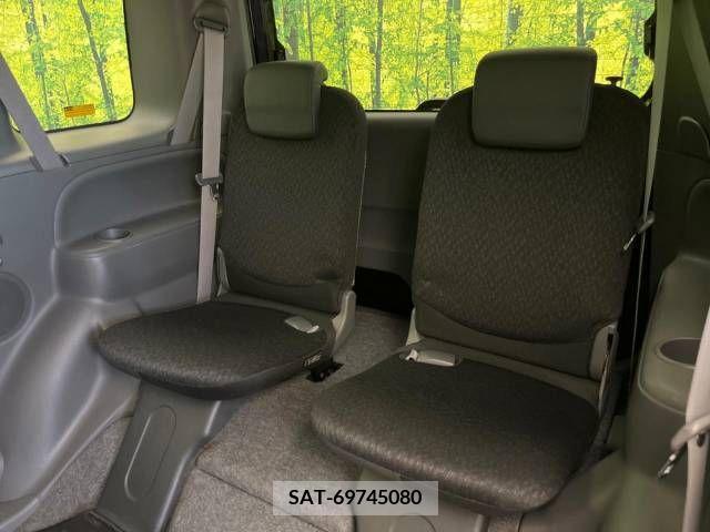 Toyota SIENTA 2011-06 327584-9