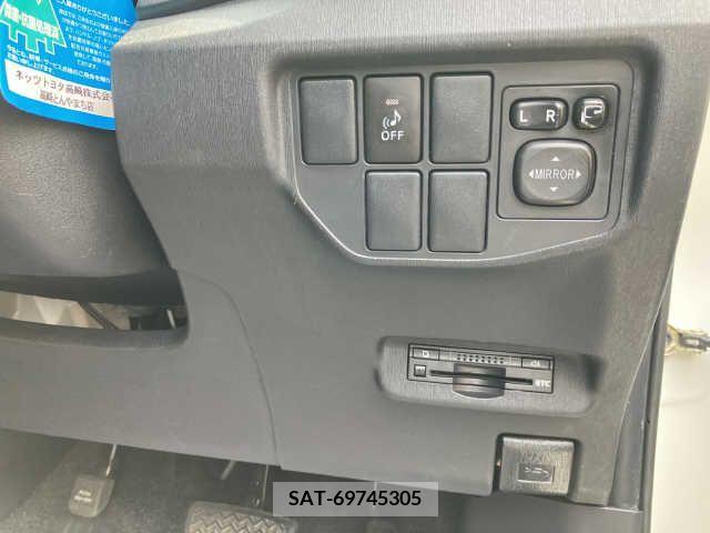 Toyota PRIUS 2014-03 382120-7