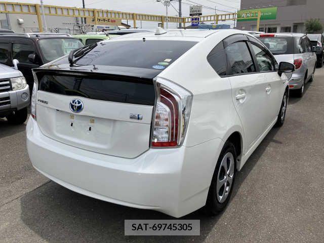 Toyota PRIUS 2014-03 382120-4
