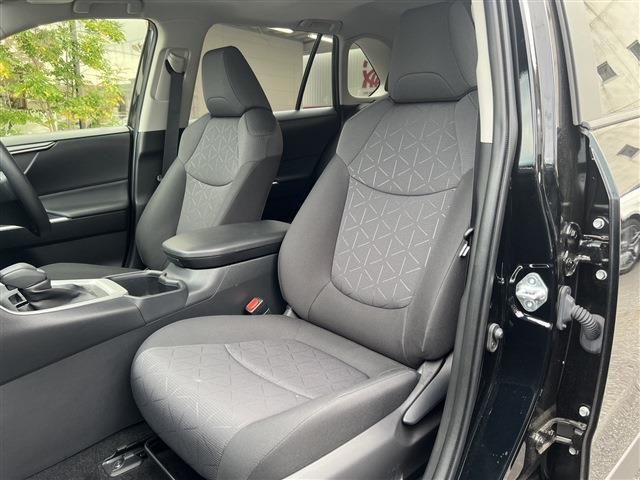 Toyota RAV4 2022-03 183183-17