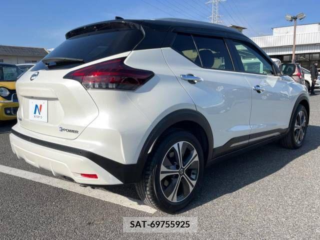 Nissan KICKS 2021-02 225303-17