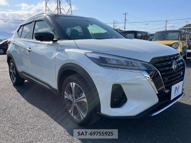 Nissan KICKS 2021-02 225303-16