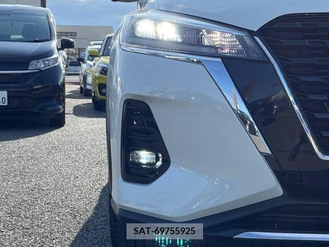 Nissan KICKS 2021-02 225303-12