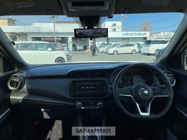 Nissan KICKS 2021-02 225303-1