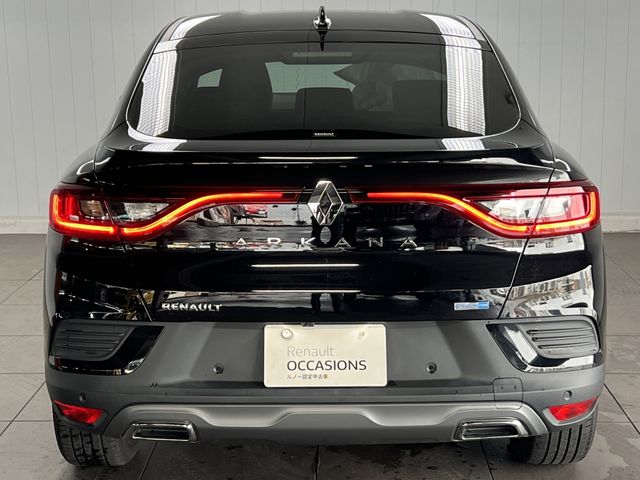 Renault Arkana 2022-08 24243-6