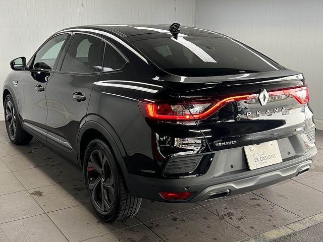 Renault Arkana 2022-08 24243-3