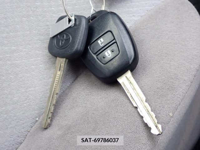 Toyota COROLLA AXIO 2015-02 208984-26