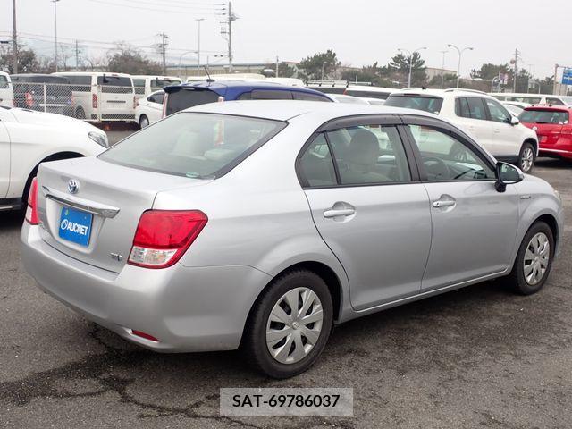 Toyota COROLLA AXIO 2015-02 208984-7
