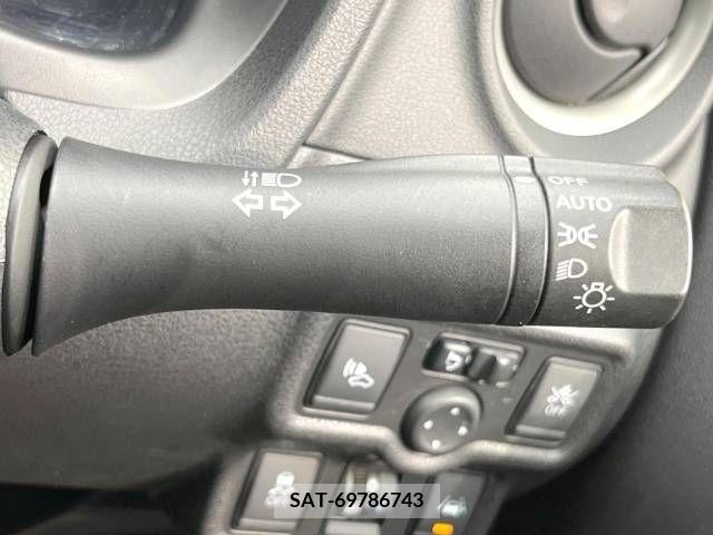 Nissan NOTE 2018-03 252407-5