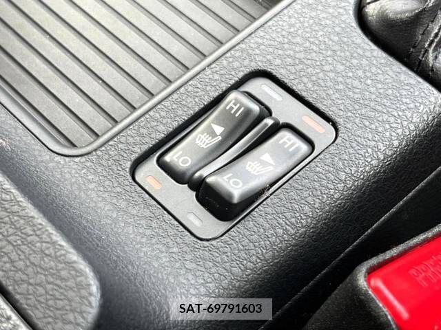 Subaru WRX STI 2017-09 290291-8