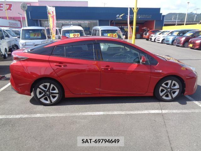 Toyota PRIUS 2016-03 352357-3
