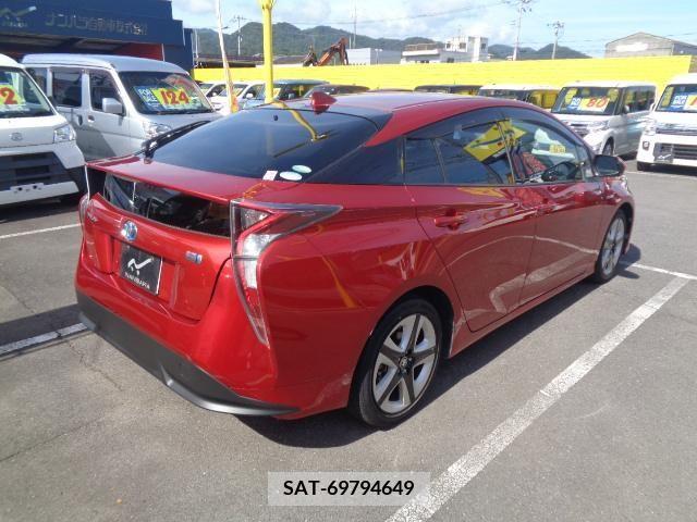 Toyota PRIUS 2016-03 352357-4