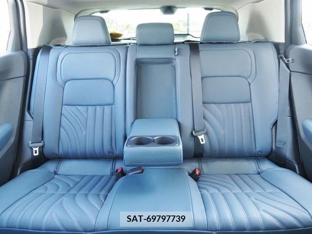 Nissan Ariya 2023-10 260677-11
