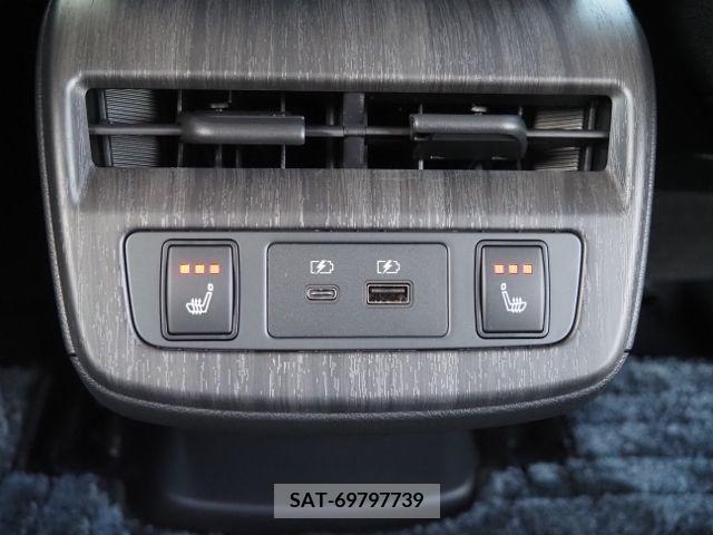 Nissan Ariya 2023-10 260677-12