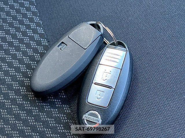 Nissan NOTE 2017-03 204687-10
