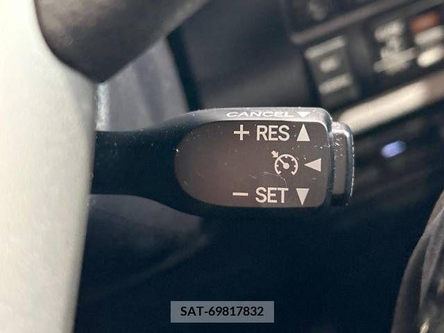 Toyota NOAH 2019-12 209728-5