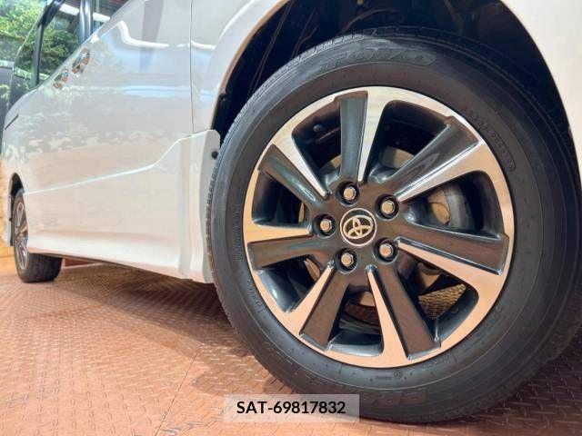 Toyota NOAH 2019-12 209728-13