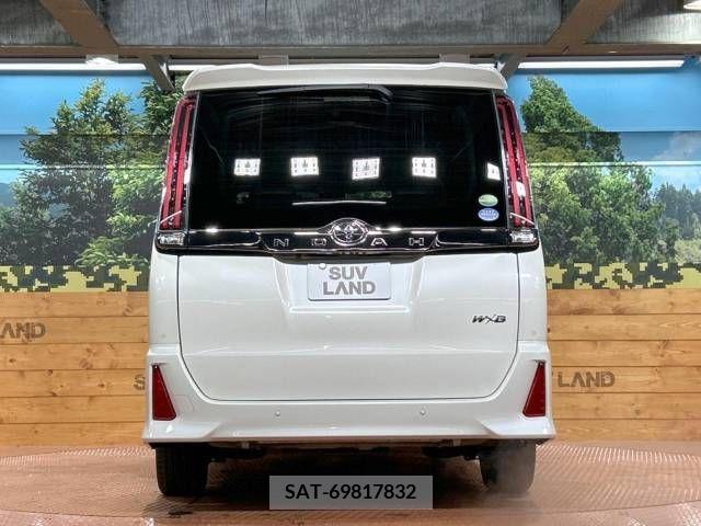 Toyota NOAH 2019-12 209728-15