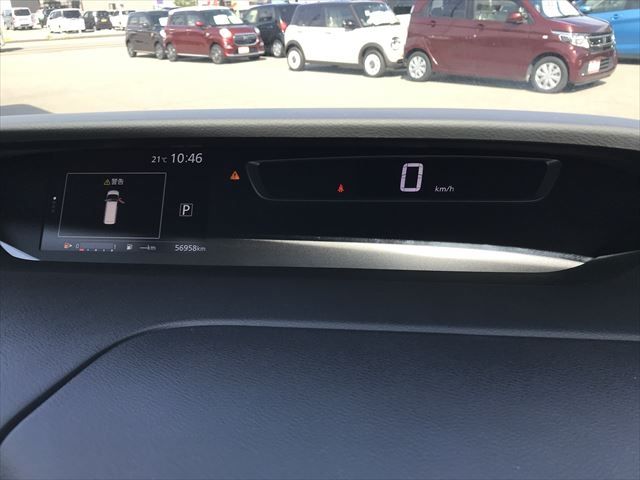 Nissan SERENA 2018-08 19838-28
