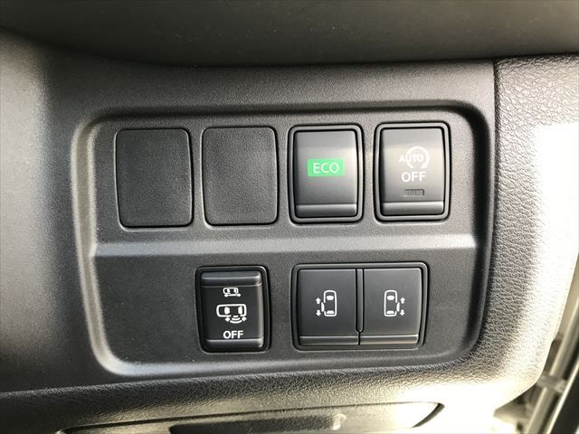 Nissan SERENA 2018-08 19838-22