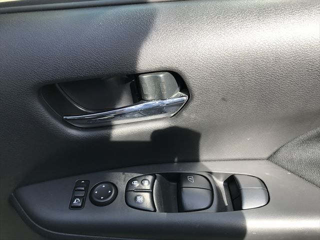 Nissan SERENA 2018-08 19838-24