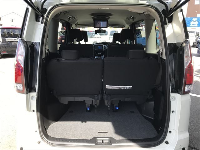 Nissan SERENA 2018-08 19838-14