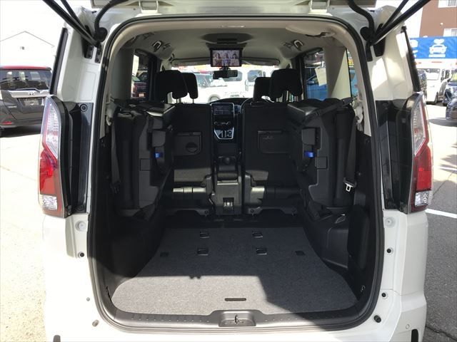Nissan SERENA 2018-08 19838-15