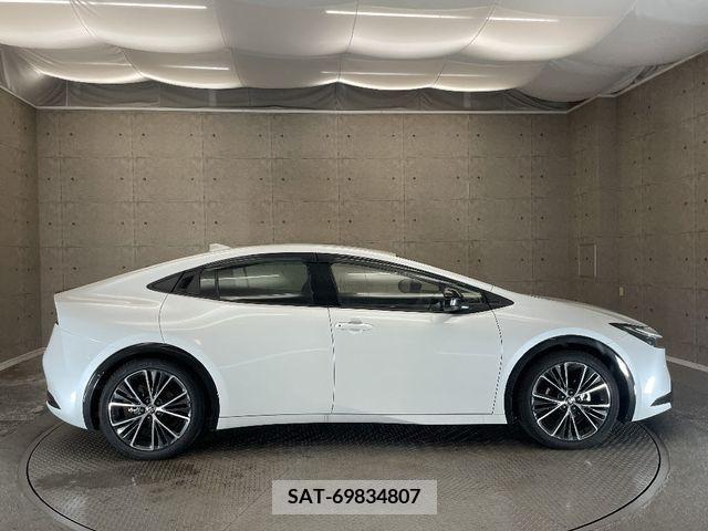 Toyota PRIUS 2023-11 350154-6
