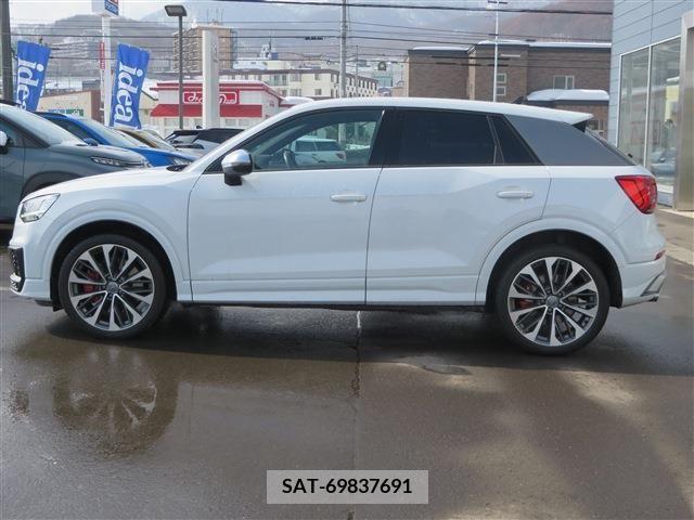Audi SQ2 2019-12 318022-10